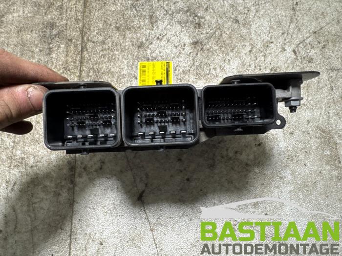 Engine management computer from a Peugeot Partner (GC/GF/GG/GJ/GK) 1.6 HDI 75 Phase 1 2013