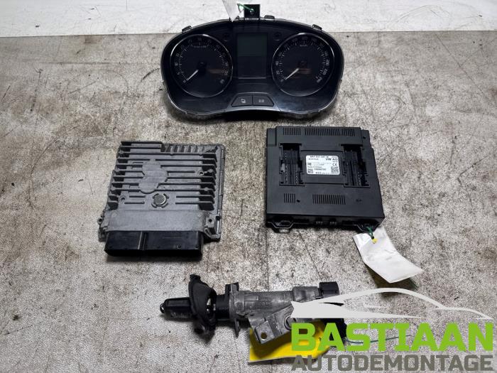 Used Ignition lock + computer Skoda Fabia II Combi 1.6 TDI 16V 105 Price € 199,97 Margin scheme offered by Bastiaan Autodemontage