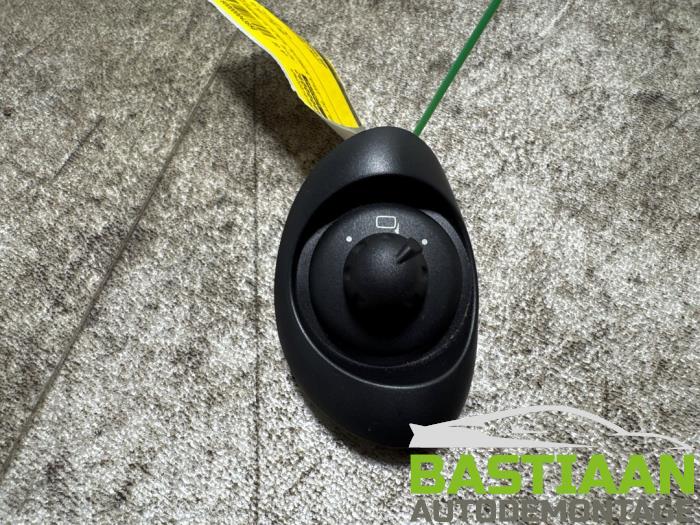 Usados Interruptor de retrovisor Mini Countryman (R60) 1.6 Cooper D Precio € 22,97 Norma de margen ofrecido por Bastiaan Autodemontage