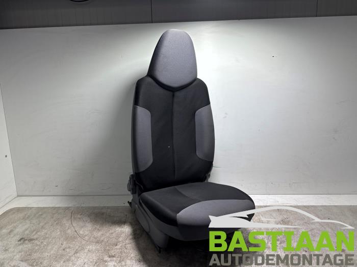 Gebrauchte Sitz links Peugeot 107 1.0 12V Preis € 49,97 Margenregelung angeboten von Bastiaan Autodemontage