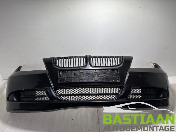 Usados Parachoques BMW 3 serie (E90) 320i 16V Precio € 149,97 Norma de margen ofrecido por Bastiaan Autodemontage