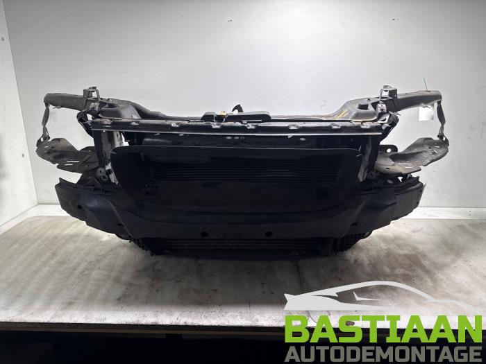 Begagnade Front Volvo V50 Pris € 249,97 Marginaltabell erbjuds av Bastiaan Autodemontage