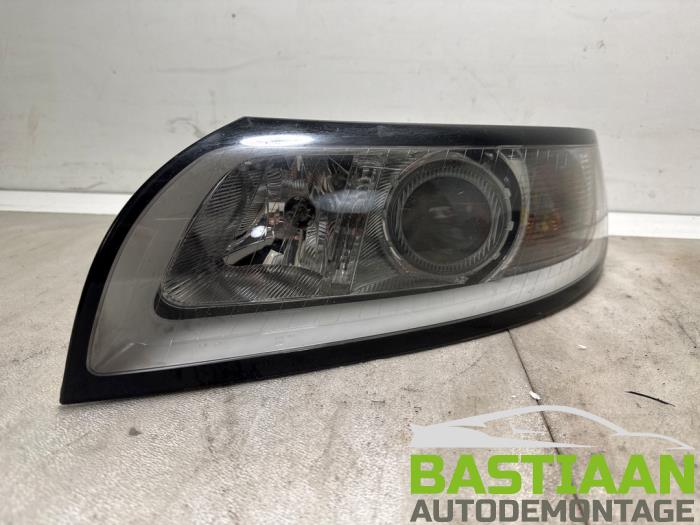 Używane Reflektor lewy Volvo S40 (MS) 1.8 16V Cena € 89,97 Procedura marży oferowane przez Bastiaan Autodemontage