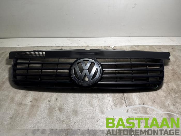 Begagnade Grill Volkswagen Transporter T5 2.5 TDi Pris € 39,99 Marginaltabell erbjuds av Bastiaan Autodemontage