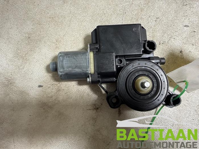 Usados Motor de ventanilla de puerta Volkswagen Polo V (6R) 1.6 TDI 16V 105 Precio € 25,97 Norma de margen ofrecido por Bastiaan Autodemontage