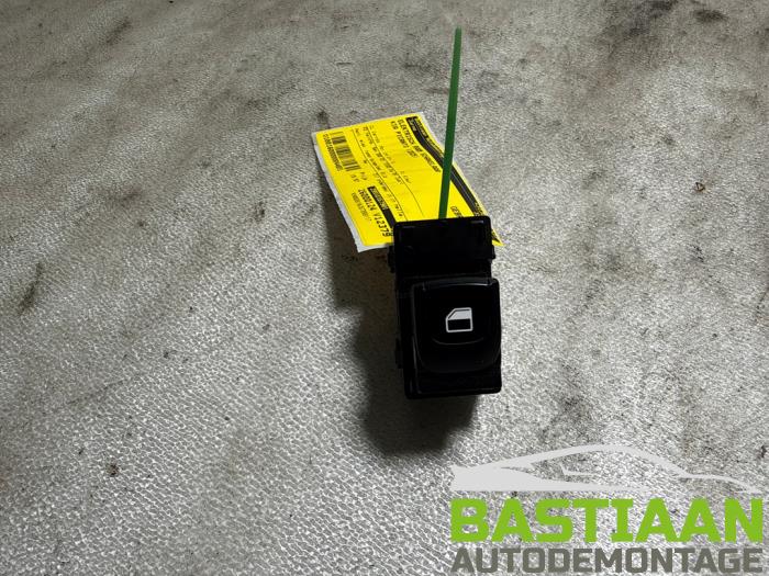 Usados Interruptor de ventanilla eléctrica Kia Picanto (JA) 1.0 DPI 12V Precio € 19,97 Norma de margen ofrecido por Bastiaan Autodemontage