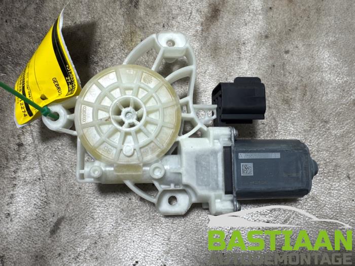 Usados Motor de ventanilla de puerta Ford Fiesta 7 1.0 EcoBoost 12V 100 Precio € 24,97 Norma de margen ofrecido por Bastiaan Autodemontage