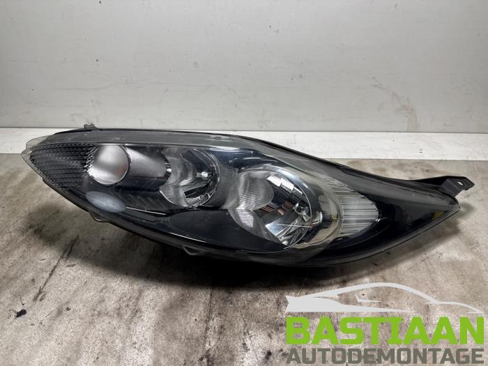 Używane Reflektor lewy Ford Fiesta 6 (JA8) 1.25 16V Cena € 124,97 Procedura marży oferowane przez Bastiaan Autodemontage
