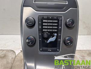 Commande ordinateur de bord d'un Volvo V70 (BW) 2.0 D3 20V 2012