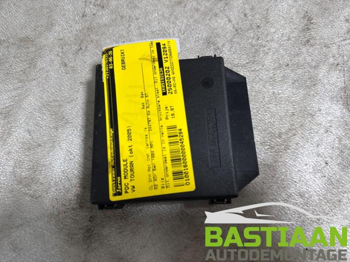 Begagnade PDC-modul Volkswagen Touran (1T1/T2) 2.0 FSI 16V Pris € 19,97 Marginaltabell erbjuds av Bastiaan Autodemontage