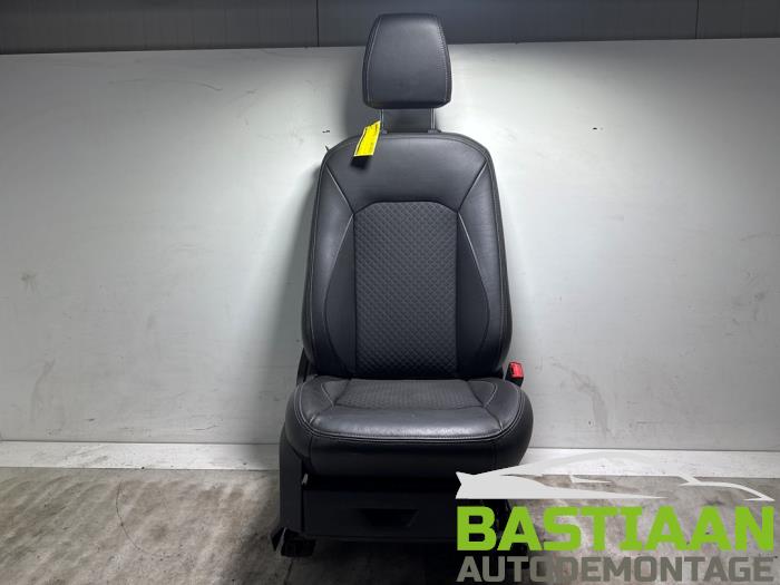 Używane Fotel prawy Ford EcoSport (JK8) 1.0 EcoBoost 12V 140 Cena € 224,97 Procedura marży oferowane przez Bastiaan Autodemontage