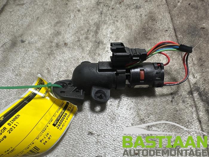 Begagnade Innetemperatursensor Ford S-Max (GBW) 1.6 EcoBoost 16V Pris € 24,97 Marginaltabell erbjuds av Bastiaan Autodemontage