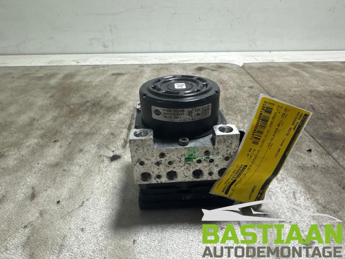 Używane Pompa ABS Nissan Note (E12) 1.2 68 Cena € 99,97 Procedura marży oferowane przez Bastiaan Autodemontage