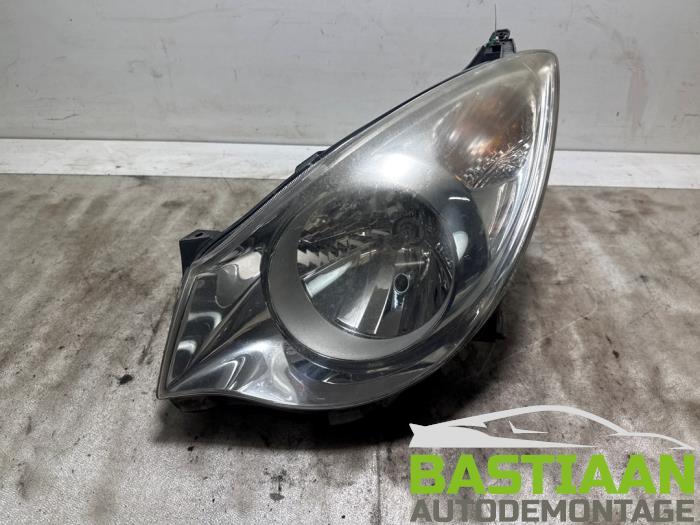 Używane Reflektor lewy Opel Agila (B) 1.2 16V Cena € 149,97 Procedura marży oferowane przez Bastiaan Autodemontage