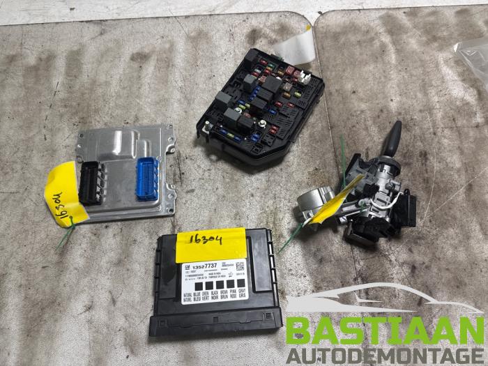 Used Ignition lock + computer Opel Karl Price € 249,97 Margin scheme offered by Bastiaan Autodemontage