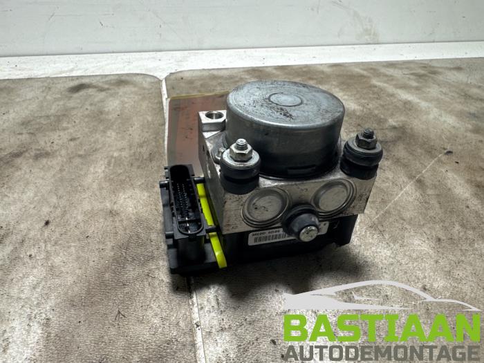 Begagnade ABS-pump Opel Corsa D 1.4 16V Twinport Pris € 159,97 Marginaltabell erbjuds av Bastiaan Autodemontage