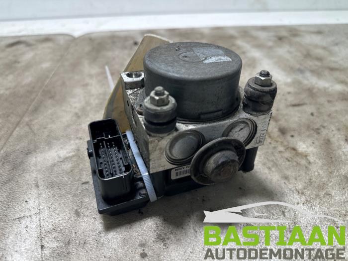 Używane Pompa ABS Ford Ka II 1.2 Cena € 29,97 Procedura marży oferowane przez Bastiaan Autodemontage
