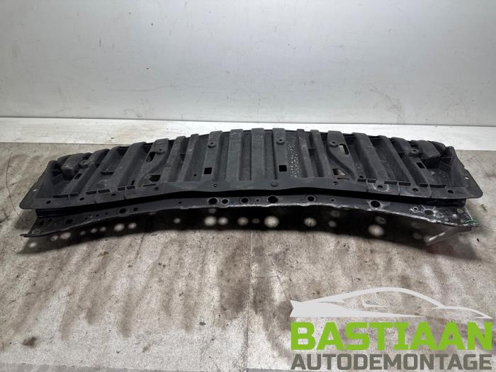 Usados Parachoque placa base Nissan Note (E12) 1.2 68 Precio € 49,97 Norma de margen ofrecido por Bastiaan Autodemontage