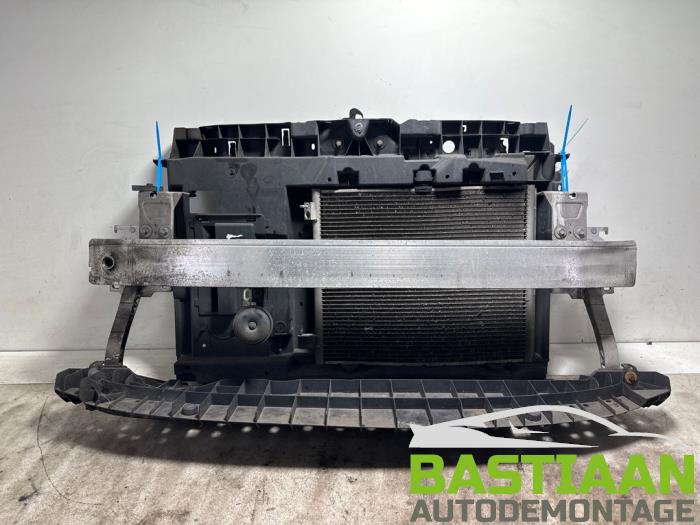 Begagnade Front Citroen C4 Cactus (0B/0P) 1.2 PureTech 82 12V Pris € 149,97 Marginaltabell erbjuds av Bastiaan Autodemontage