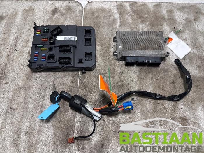 Used Ignition lock + computer Peugeot 206+ (2L/M) 1.4 XS Price € 174,97 Margin scheme offered by Bastiaan Autodemontage
