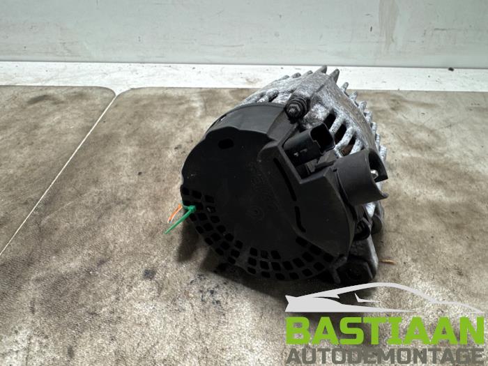 Dynamo van een Peugeot 208 I (CA/CC/CK/CL) 1.2 Vti 12V PureTech 82 2012