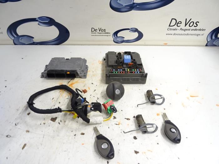 Used Engine management computer Citroen C8 (EA/EB) 3.0 V6 24V Price € 350,00 Margin scheme offered by De Vos Onderdelen