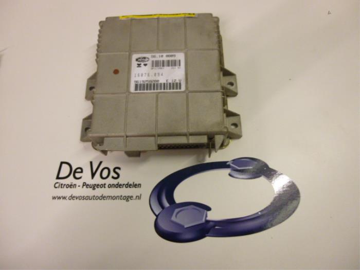 Used Engine management computer Peugeot 405 II (4B) 1.6 SRi,GRi Price € 70,00 Margin scheme offered by De Vos Onderdelen