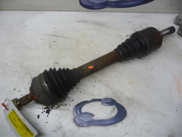 Gebrauchte Antriebswelle links vorne Peugeot 406 Preis € 55,00 Margenregelung angeboten von De Vos Onderdelen