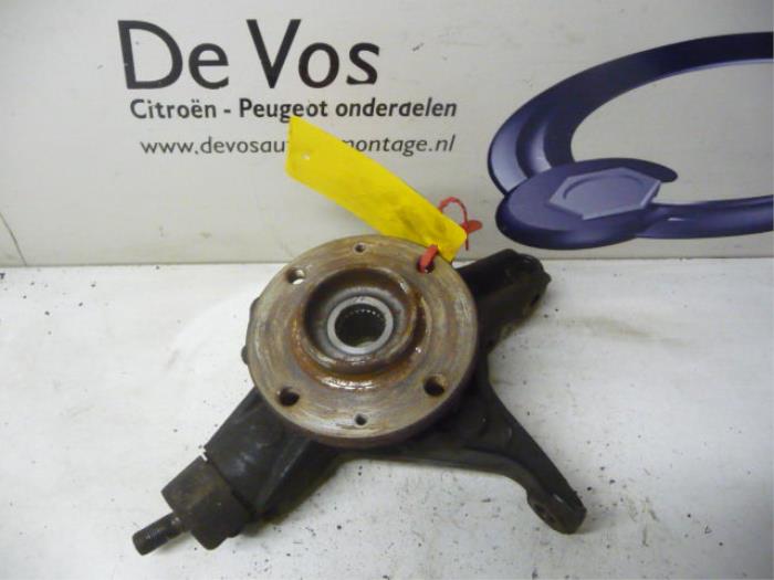 Knuckle, front left from a Citroën C4 Picasso (UD/UE/UF) 1.8 16V 2008