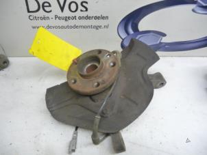 Used Knuckle, front left Peugeot 807 2.0 HDi 16V 120 Price € 80,00 Margin scheme offered by De Vos Autodemontagebedrijf