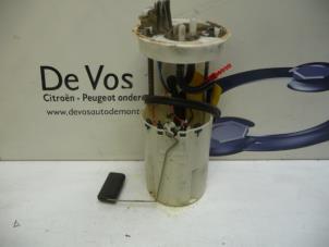 Usados Bomba eléctrica de combustible Peugeot Boxer (230P) 2.8 D Precio € 70,00 Norma de margen ofrecido por De Vos Autodemontagebedrijf