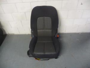 Used Seat, right Peugeot 407 Price € 160,00 Margin scheme offered by De Vos Autodemontagebedrijf