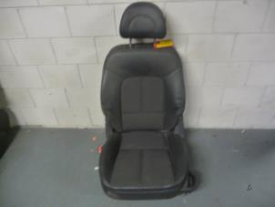 Used Seat, left Peugeot 407 Price € 250,00 Margin scheme offered by De Vos Autodemontagebedrijf