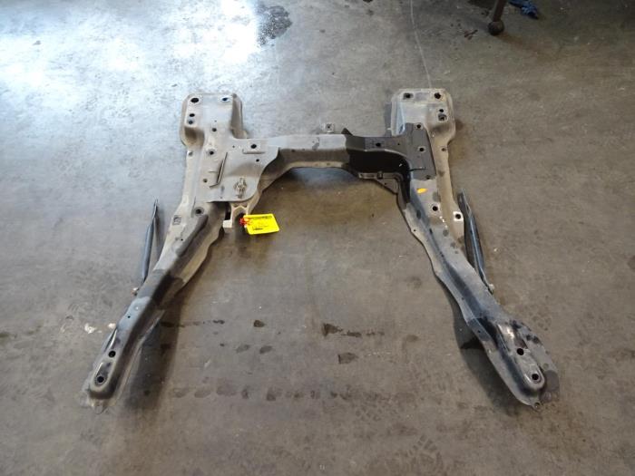 Used Subframe Peugeot Expert Price € 200,00 Margin scheme offered by De Vos Onderdelen