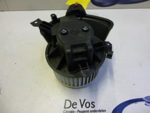 Usados Motor de ventilador de calefactor Peugeot Bipper (AA) 1.4 HDi Precio € 55,00 Norma de margen ofrecido por De Vos Autodemontagebedrijf