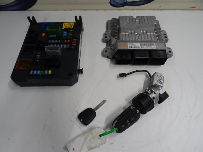 Used Engine management computer Peugeot 508 Price € 350,00 Margin scheme offered by De Vos Onderdelen