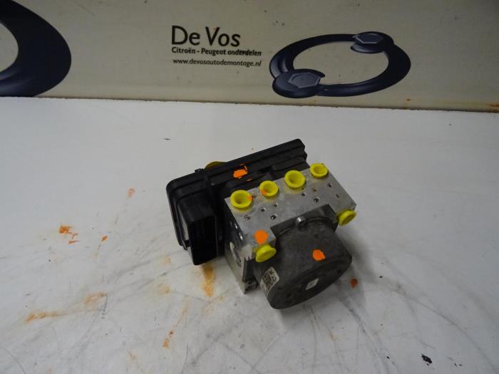 Begagnade ABS-pump Citroen DS3 Pris € 250,00 Marginaltabell erbjuds av De Vos Onderdelen