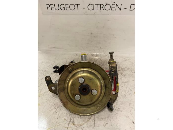Usagé Pompe de direction Peugeot Expert (222/224) 1.6 Prix € 90,00 Règlement à la marge proposé par De Vos Onderdelen
