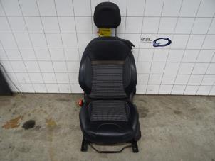 Used Seat, left Peugeot 208 Price € 200,00 Margin scheme offered by De Vos Autodemontagebedrijf