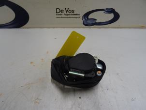Used Seatbelt tensioner, right Citroen C4 Berline (LC) 1.6 16V VTi 120 Price € 70,00 Margin scheme offered by De Vos Autodemontagebedrijf