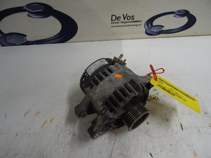 Usagé Dynamo Peugeot 107 1.0 12V Prix € 55,00 Règlement à la marge proposé par De Vos Onderdelen