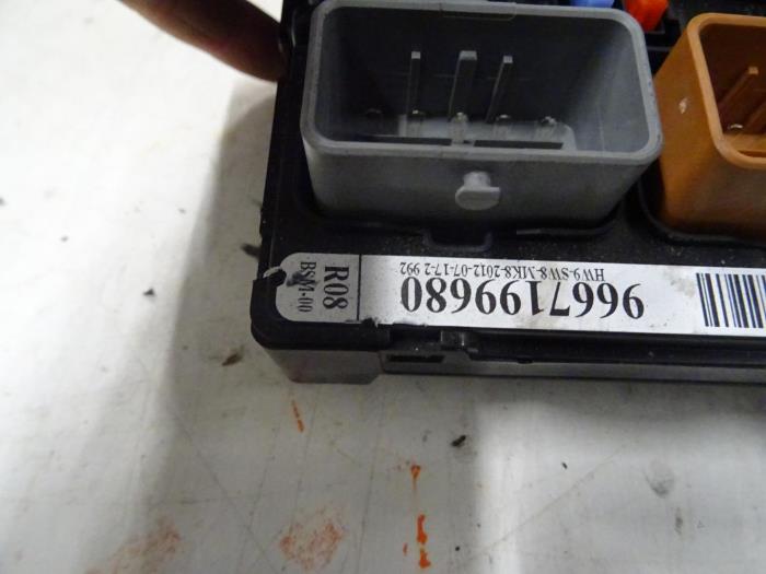 Fuse box Citroen DS3 6500HV VALEO De Vos Autodemontagebedrijf