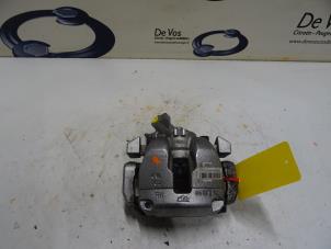 Used Front brake calliper, right Peugeot 3008 Price € 80,00 Margin scheme offered by De Vos Autodemontagebedrijf