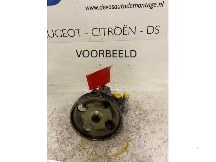 Usagé Pompe de direction Peugeot 807 2.0 HDi 16V Prix € 90,00 Règlement à la marge proposé par De Vos Onderdelen