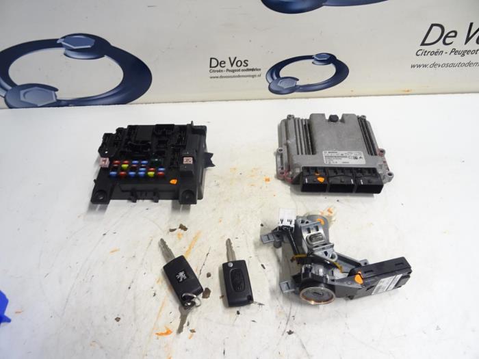 Used Engine management computer Peugeot 4007 Price € 350,00 Margin scheme offered by De Vos Onderdelen