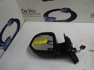 Used Wing mirror, left Peugeot Partner Tepee (7A/B/C/D/E/F/G/J/P/S) 1.6 Phase 1 Price € 80,00 Margin scheme offered by De Vos Autodemontagebedrijf