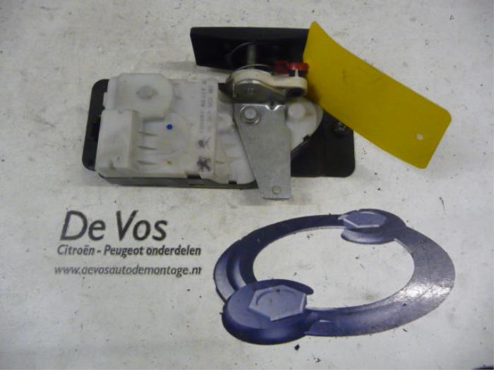 Mechanizm zamka tylnej klapy z Peugeot 607 (9D/U) 2.0 HDiF 16V 2006