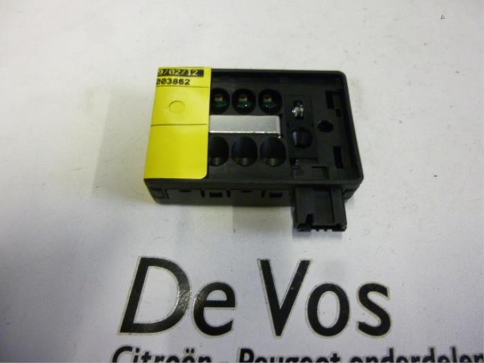 Begagnade Regnsensor Peugeot 207/207+ (WA/WC/WM) 1.6 16V VTi Pris € 55,00 Marginaltabell erbjuds av De Vos Onderdelen
