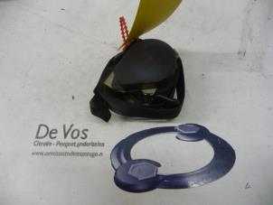 Used Front seatbelt, left Peugeot 306 (7D) 1.6 Price € 45,00 Margin scheme offered by De Vos Autodemontagebedrijf