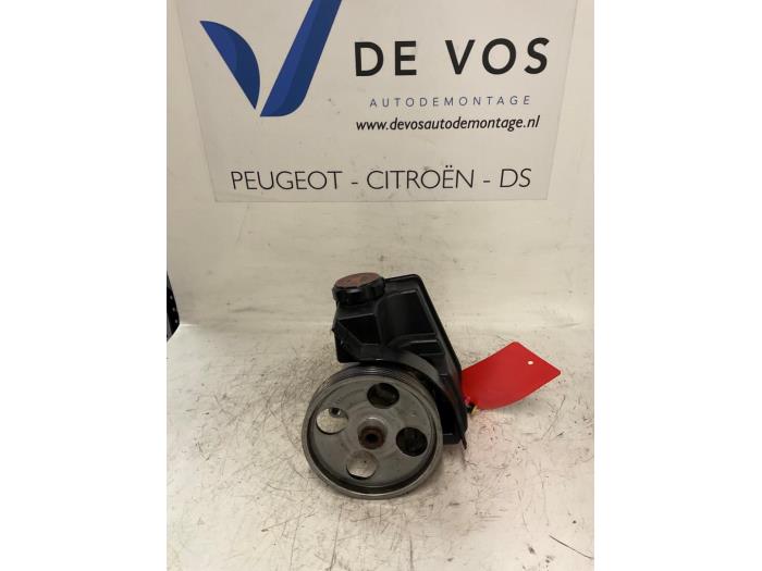 Usagé Pompe de direction Peugeot 206 SW (2E/K) 2.0 HDi Prix € 80,00 Règlement à la marge proposé par De Vos Onderdelen